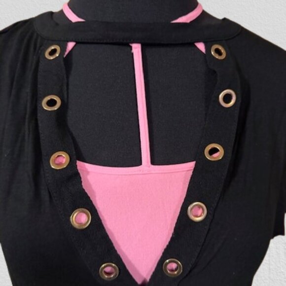 Choker V Neck T-shirt with Metal Eyelets  4237  NWT Boutique - Picture 5 of 11